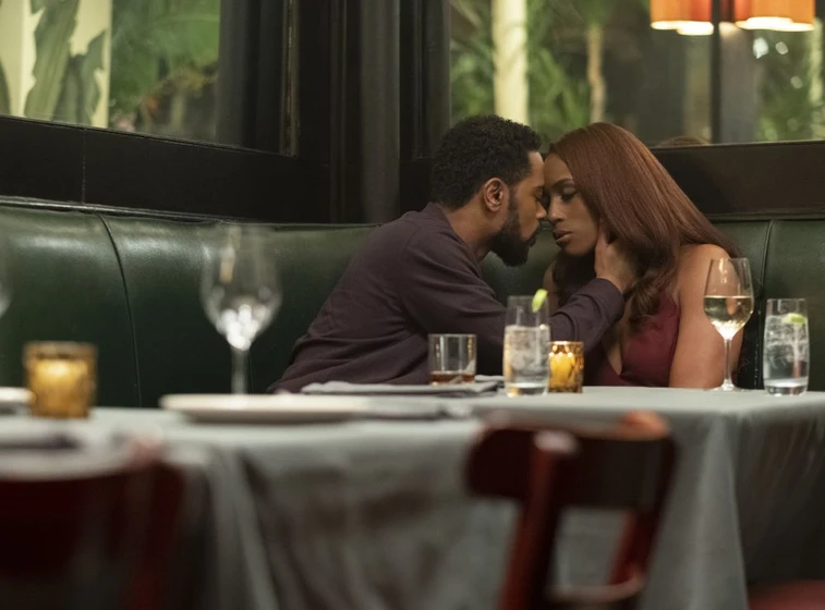 Lakeith Stanfield y Issa Rae en retrato-de-un-amor