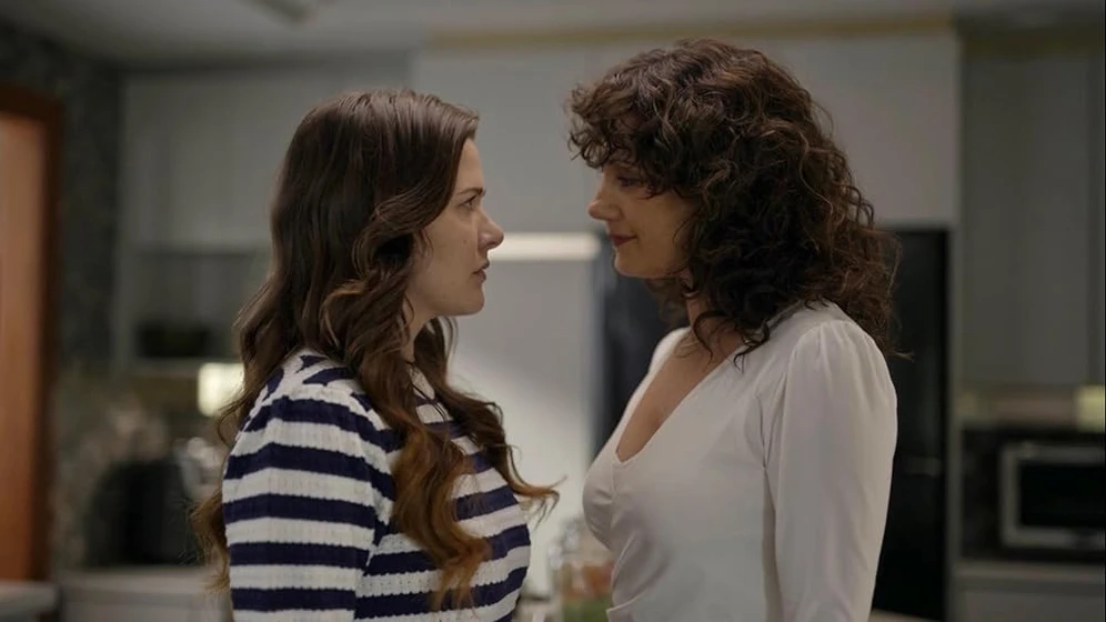 Natalie Brown y Kathryn Kohut en twisted-neighbor