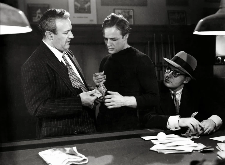 Marlon Brando, Lee J. Cobb y Rod Steiger en la-ley-del-silencio