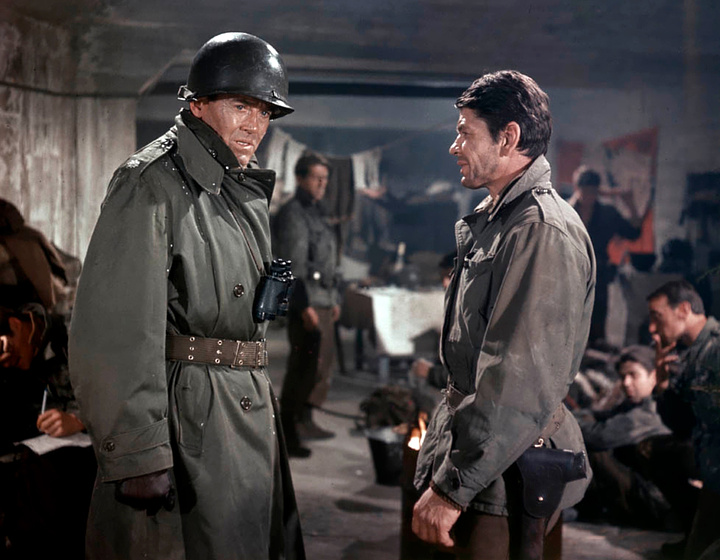 Henry Fonda y Charles Bronson en La batalla de las Ardenas
