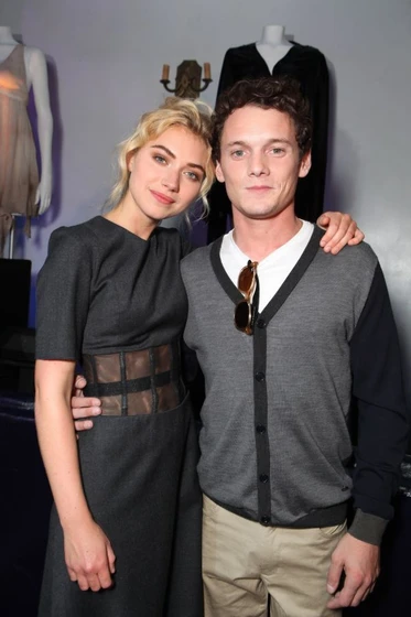 Anton Yelchin y Imogen Poots en noche-de-miedo (Comic-con. Agosto 2011)
