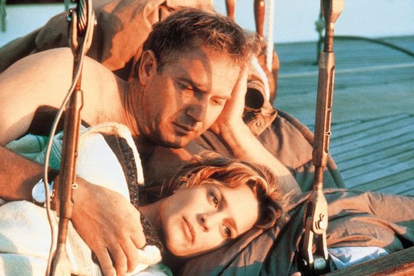 Kevin Costner y Robin Wright en Mensaje en una Botella