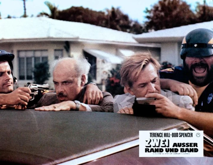 Bud Spencer y Terence Hill en dos-superpolicias (Fotograma alemán)