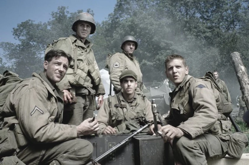 Edward Burns, Tom Sizemore, Tom Hanks, Adam Goldberg y Barry Pepper en salvar-al-soldado-ryan