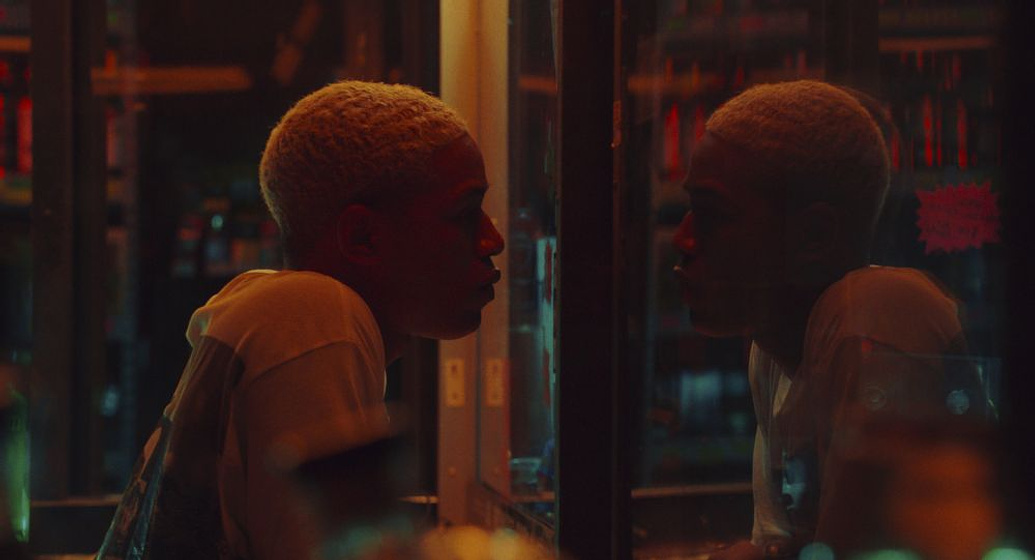 Kelvin Harrison Jr. en Un Momento en el Tiempo - Waves