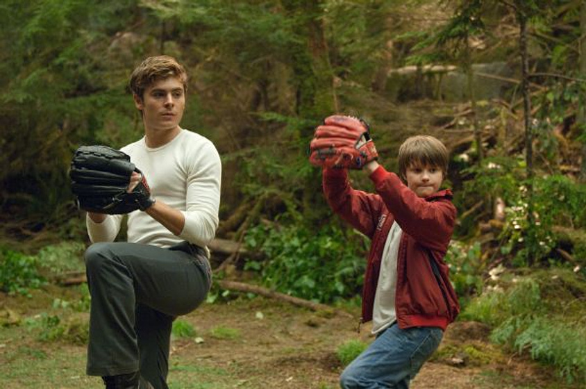 Zac Efron y Charlie Tahan en Siempre a mi lado