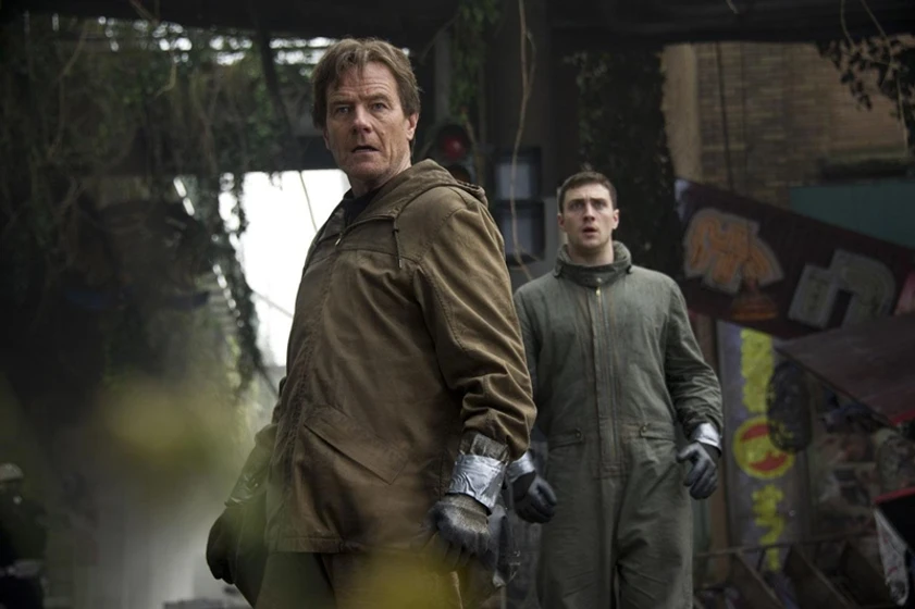Aaron Taylor-Johnson y Bryan Cranston en godzilla-2014