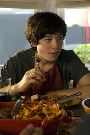 Ezra Miller en Asuntos de familia