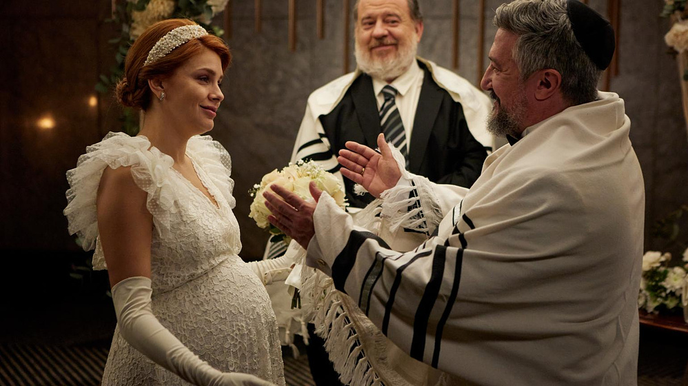 Natalie Pérez en Mazel Tov