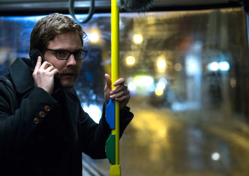 Daniel Brühl en El Quinto Poder