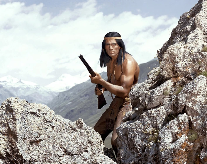 Gojko Mitić en trail-of-the-falcon