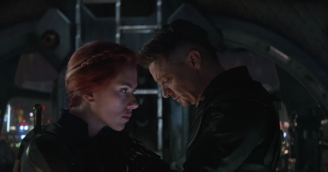 Scarlett Johansson y Jeremy Renner en Vengadores. Endgame