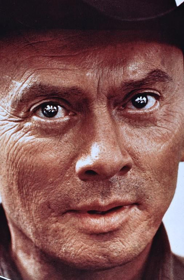 Yul Brynner en Almas de metal