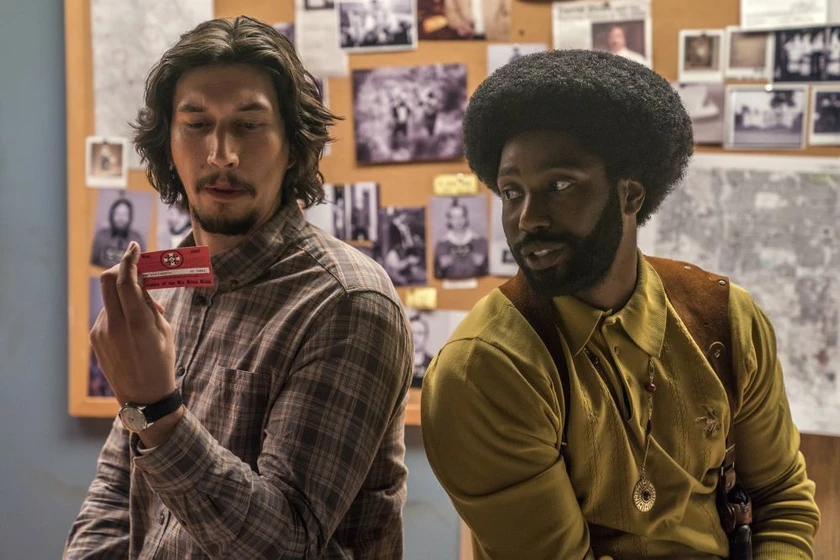 Adam Driver y John David Washington en infiltrado-en-el-kkklan