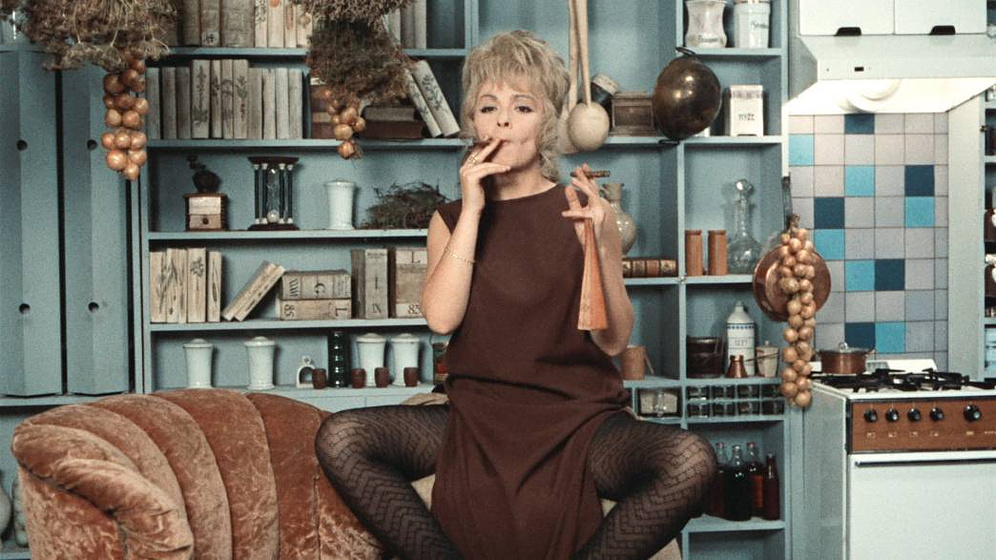 Jiřina Bohdalová en Killing the Devil