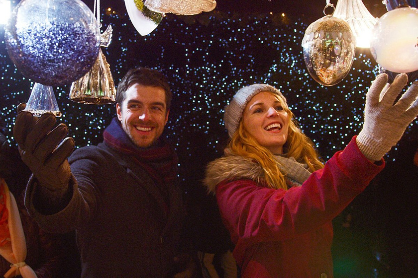 Dan Jeannotte y Brooke Burfitt en Navidad en las Tierras Altas