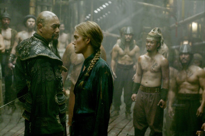 Keira Knightley y Yun-Fat Chow en Piratas del Caribe: En el Fin del Mundo