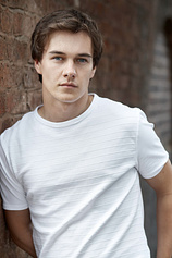 picture of actor Karl Hughes