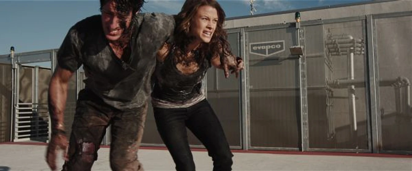 Eric Balfour y Scottie Thompson en skyline