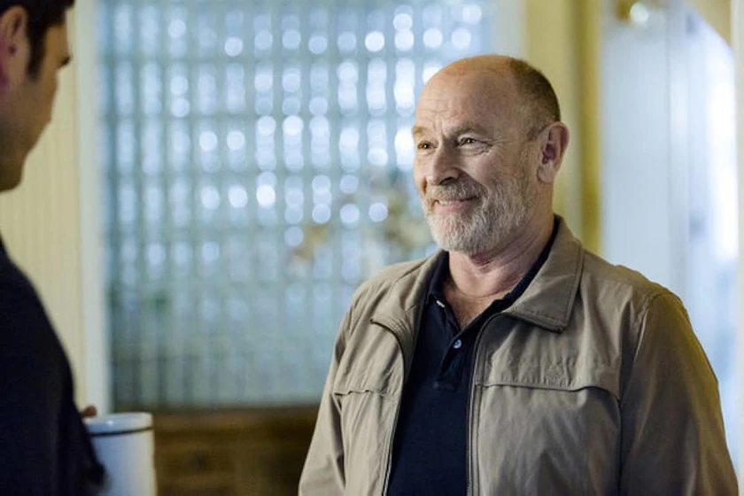 Corbin Bernsen en quiereme-siempre