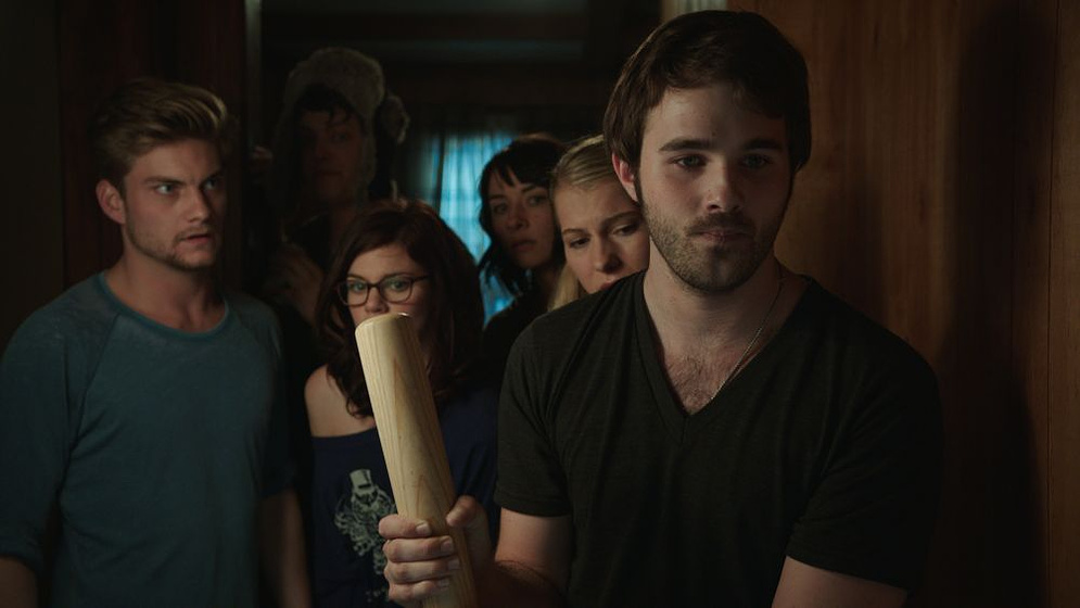 Rachel Melvin, Jake Weary, Hutch Dano y Lexi Atkins en Zombeavers (Castores zombies)