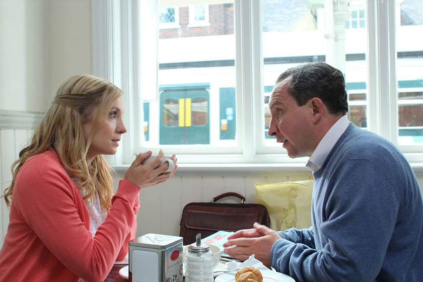 Eddie Marsan y Joanne Froggatt en Nunca es demasiado tarde