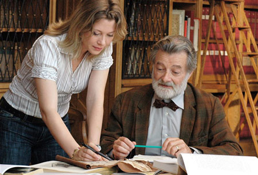Philippe Laudenbach y Cécile Bois en Doble Identidad