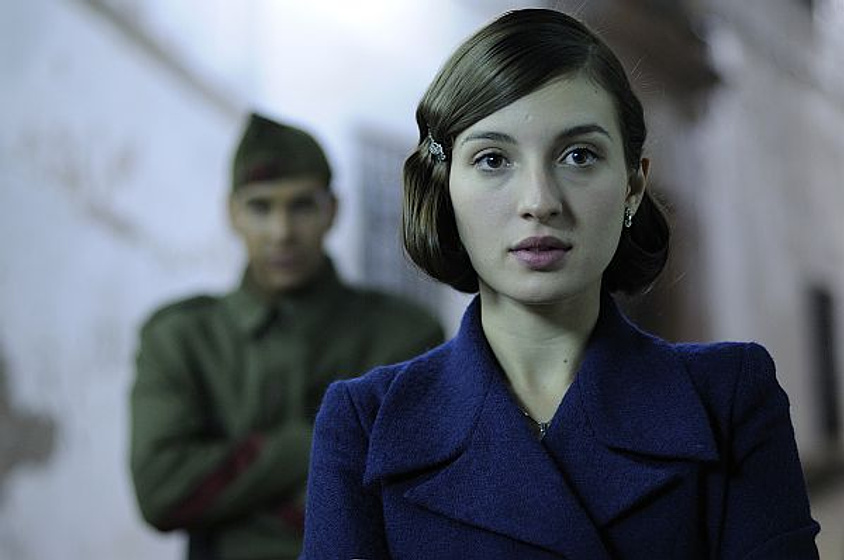 María Valverde y Mario Casas en La Mula