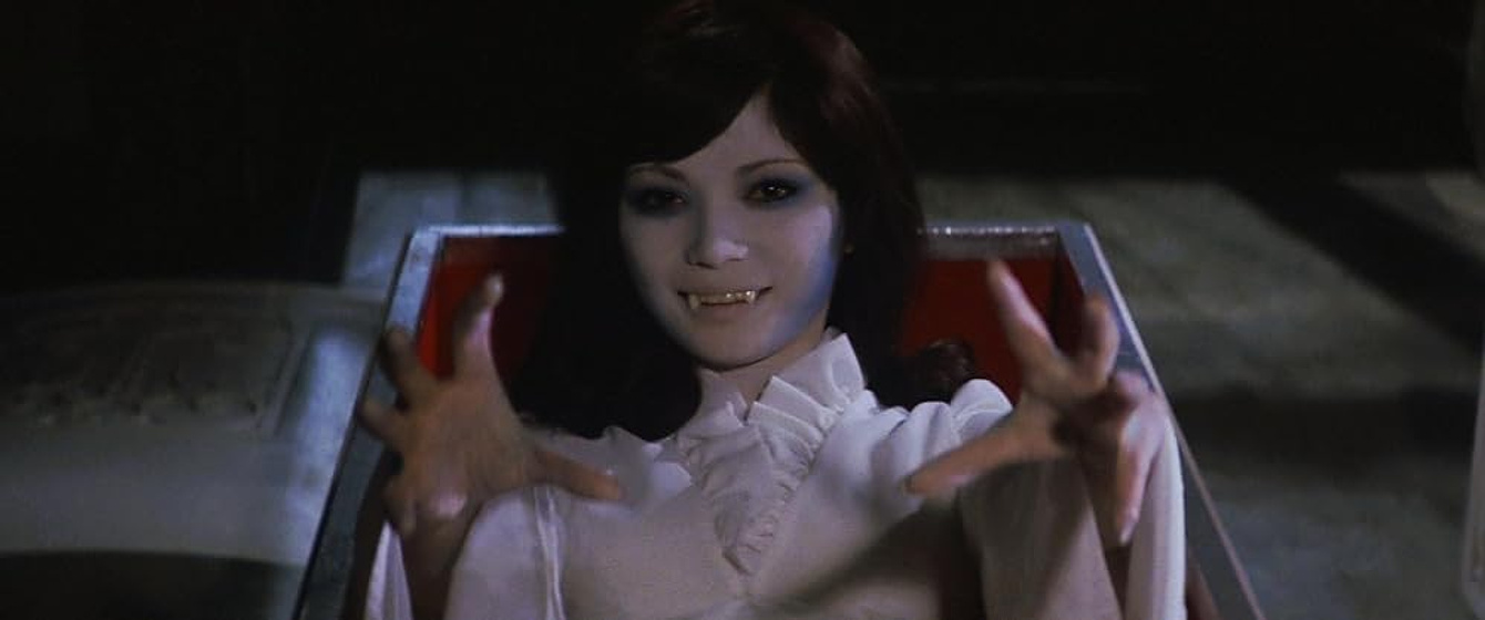 Sanae Emi en el-lago-de-dracula