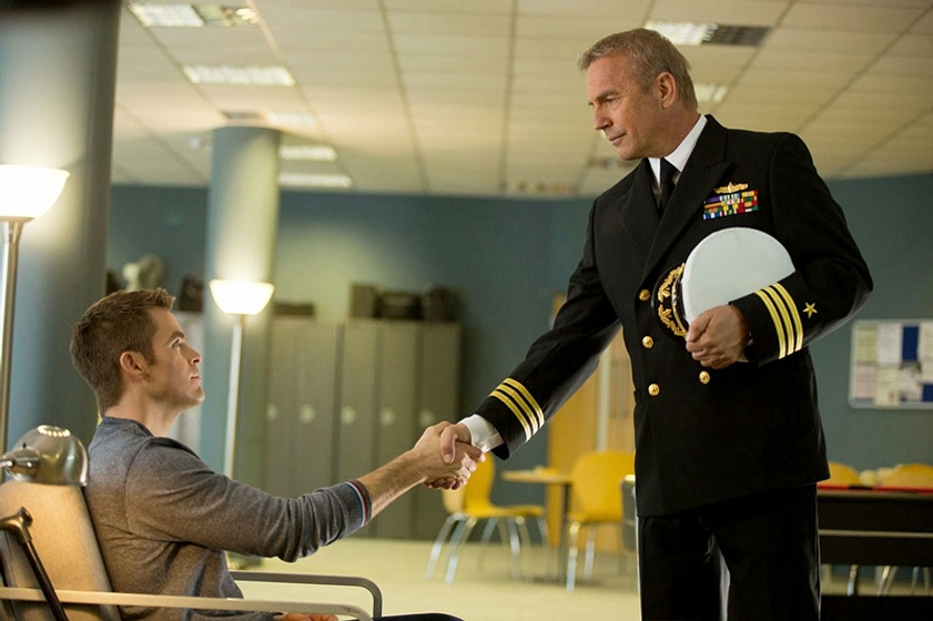 Kevin Costner y Chris Pine en Jack Ryan: Operación Sombra