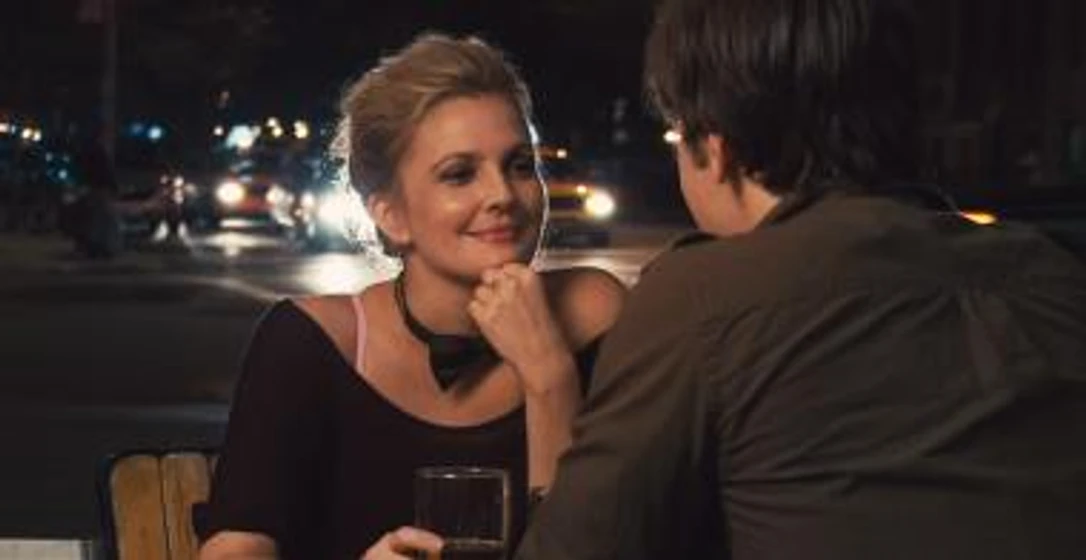 Drew Barrymore y Justin Long en salvando-las-distancias