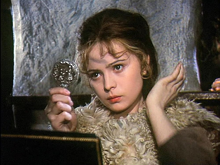 Libuse Safránková en La Cenicienta y El Príncipe (Tres Avellanas para Cenicienta)