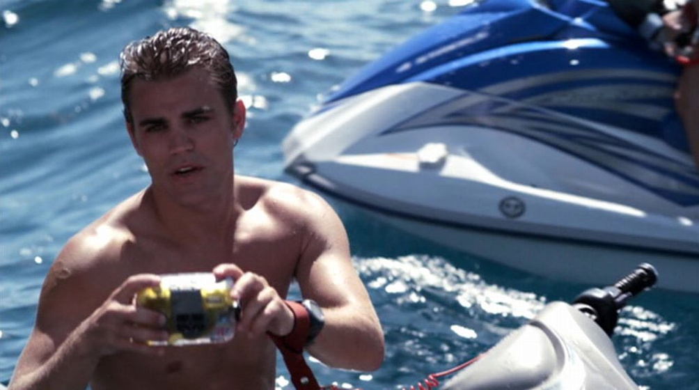 Paul Wesley en Bajo el Gran Azul