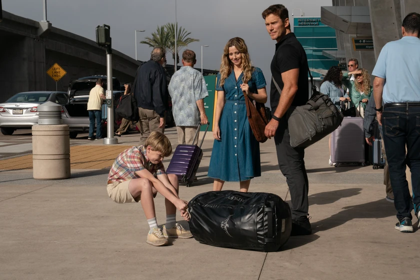 Linda Cardellini, Chris Pratt y Jude Hill en el-camino-del-pequeno-guerrero