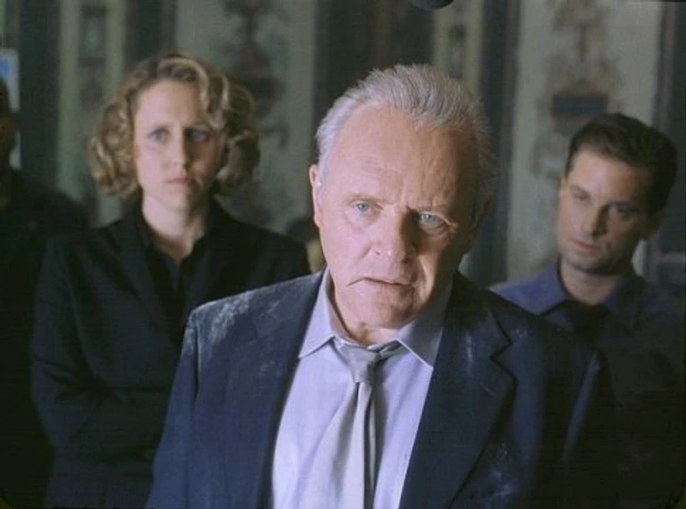 Anthony Hopkins y Brooke Smith en 9 Días