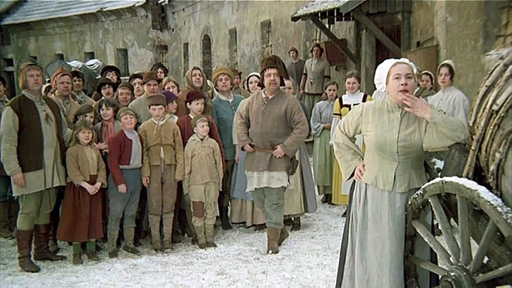 Vladimír Mensík y Míla Myslíková en La Cenicienta y El Príncipe (Tres Avellanas para Cenicienta)