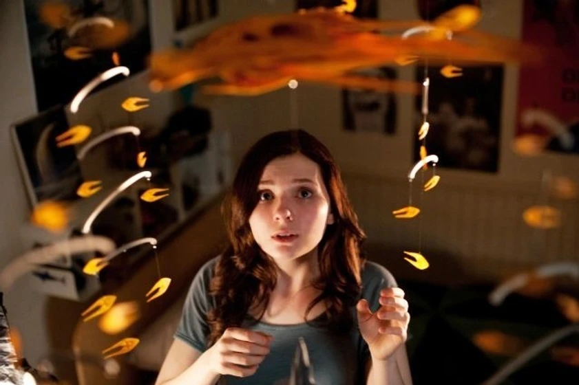 Abigail Breslin en el-juego-de-ender