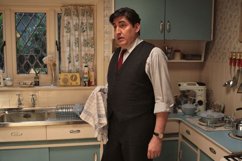 Alfred Molina en An Education