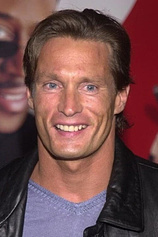 picture of actor Brett Harrelson