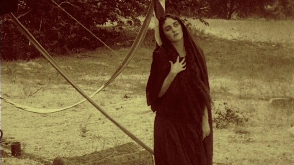 Dixie Carr en Hypocrites