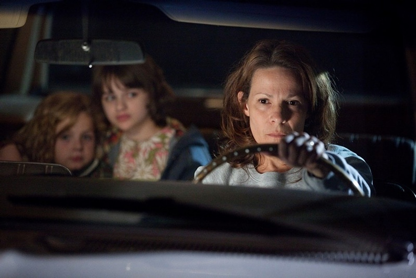 Lili Taylor, Joey King y Kyla Deaver en Expediente Warren. The Conjuring