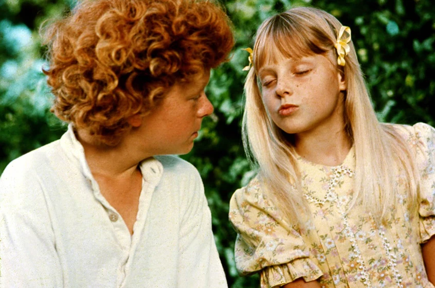 Jeff East y Johnny Whitaker en las-aventuras-de-tom-sawyer-1973