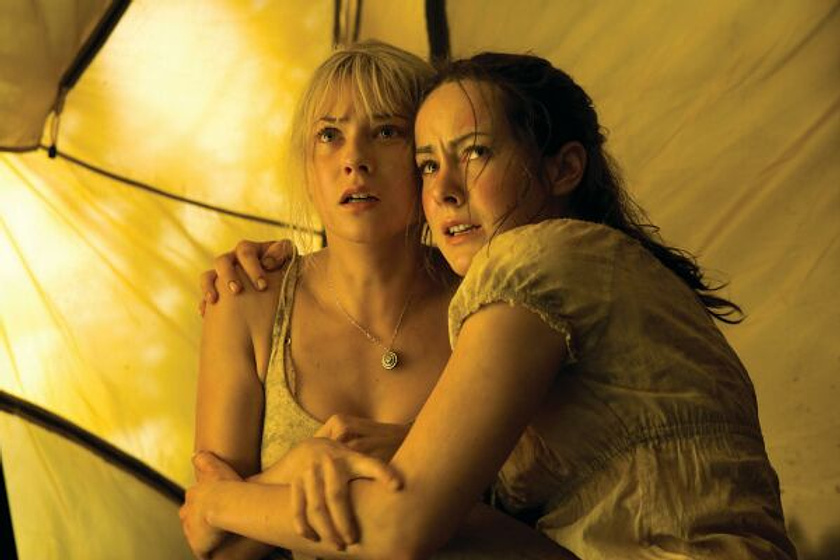 Jena Malone y Laura Ramsey en Las Ruinas