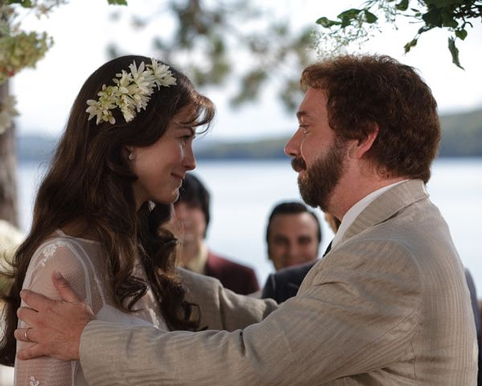 Paul Giamatti y Rosamund Pike en El Mundo según Barney