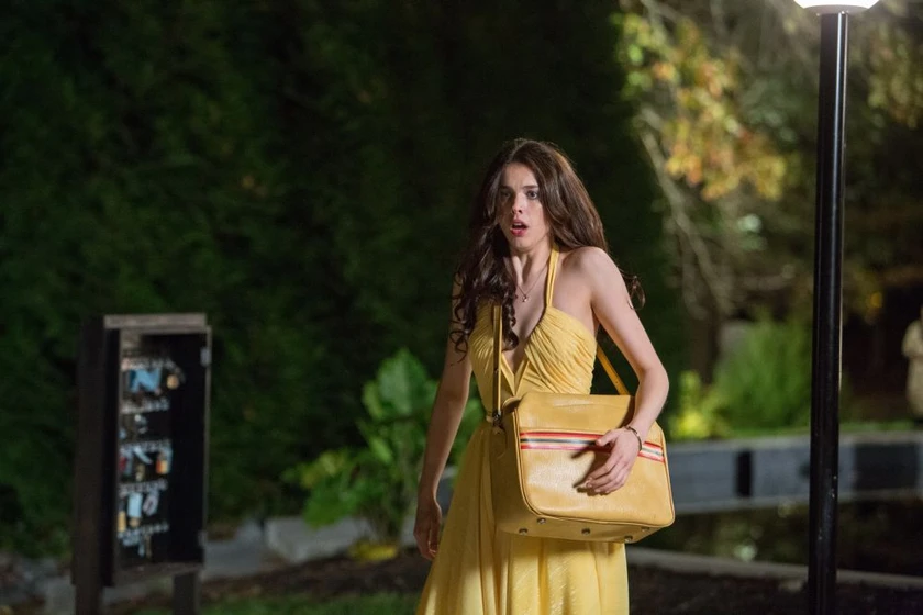Margaret Qualley en dos-buenos-tipos