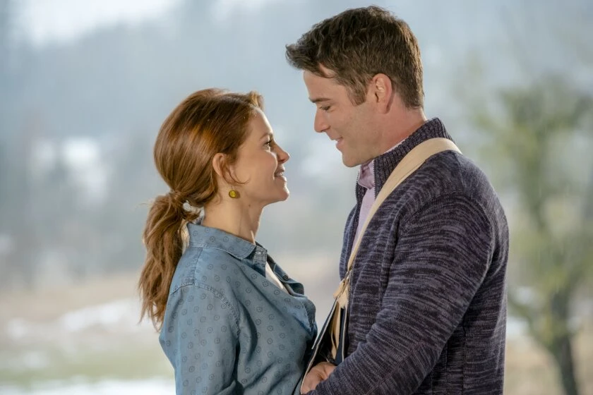 Candace Cameron Bure y Yannick Bisson en un-misterio-para-aurora-teagarden-un-monton-de-problemas