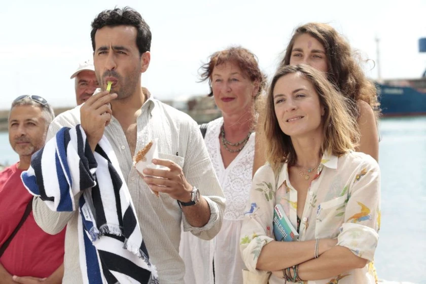 Jonathan Cohen y Camille Chamoux en primeras-vacaciones