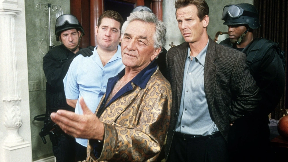 Chris Penn, Peter Berg y Peter Falk en corky-romano