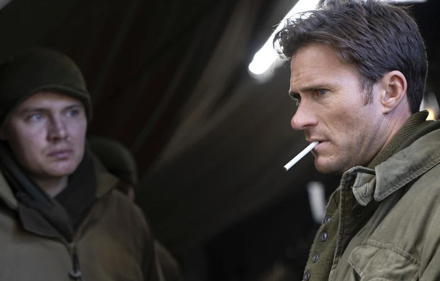 Scott Eastwood en lucky-strike