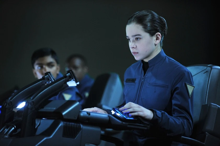 Hailee Steinfeld en El Juego de Ender